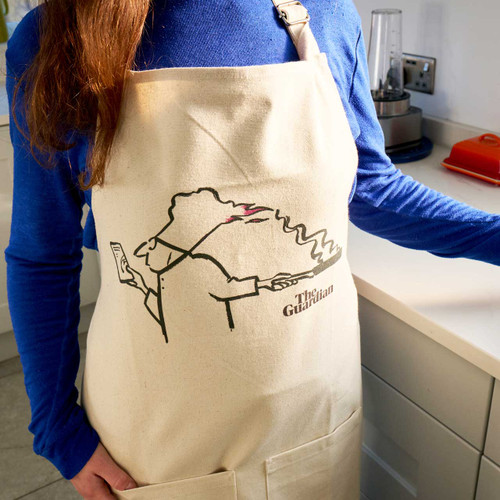 Guardian Distracted Chef Apron 5056368429118 Paperback