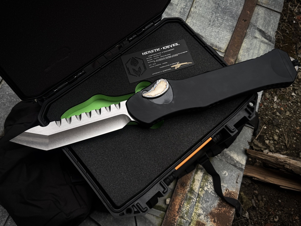 Heretic Knives Giant Hydra OTF Black Aluminum Body, Flamed Accents