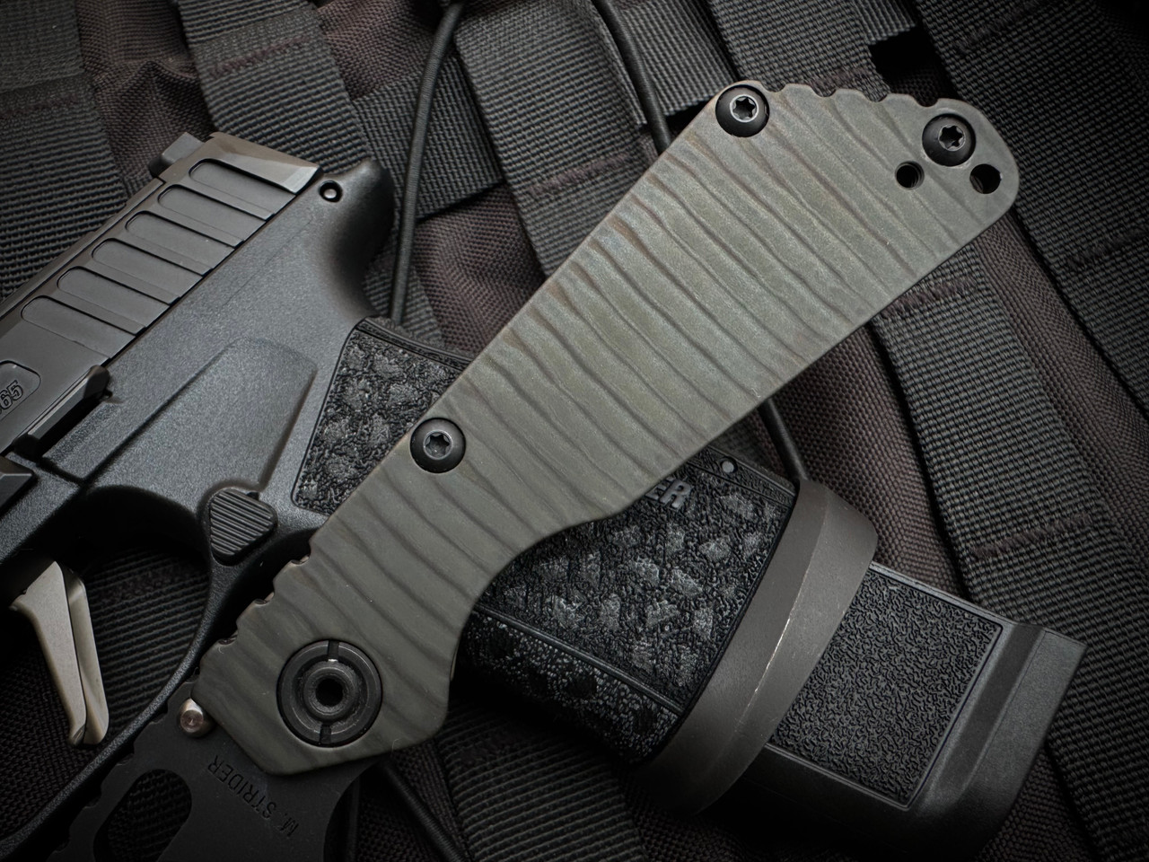 Strider SnG Folder Flamed Titanium Body w/ PD#1 Black Plain Edge Blade