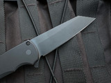 PRE-OWNED Pro-Tech Malibu Operator Edition Black Aluminum Body and Tritium Button w/ 20CV DLC Plain Edge Blade (3.5")
