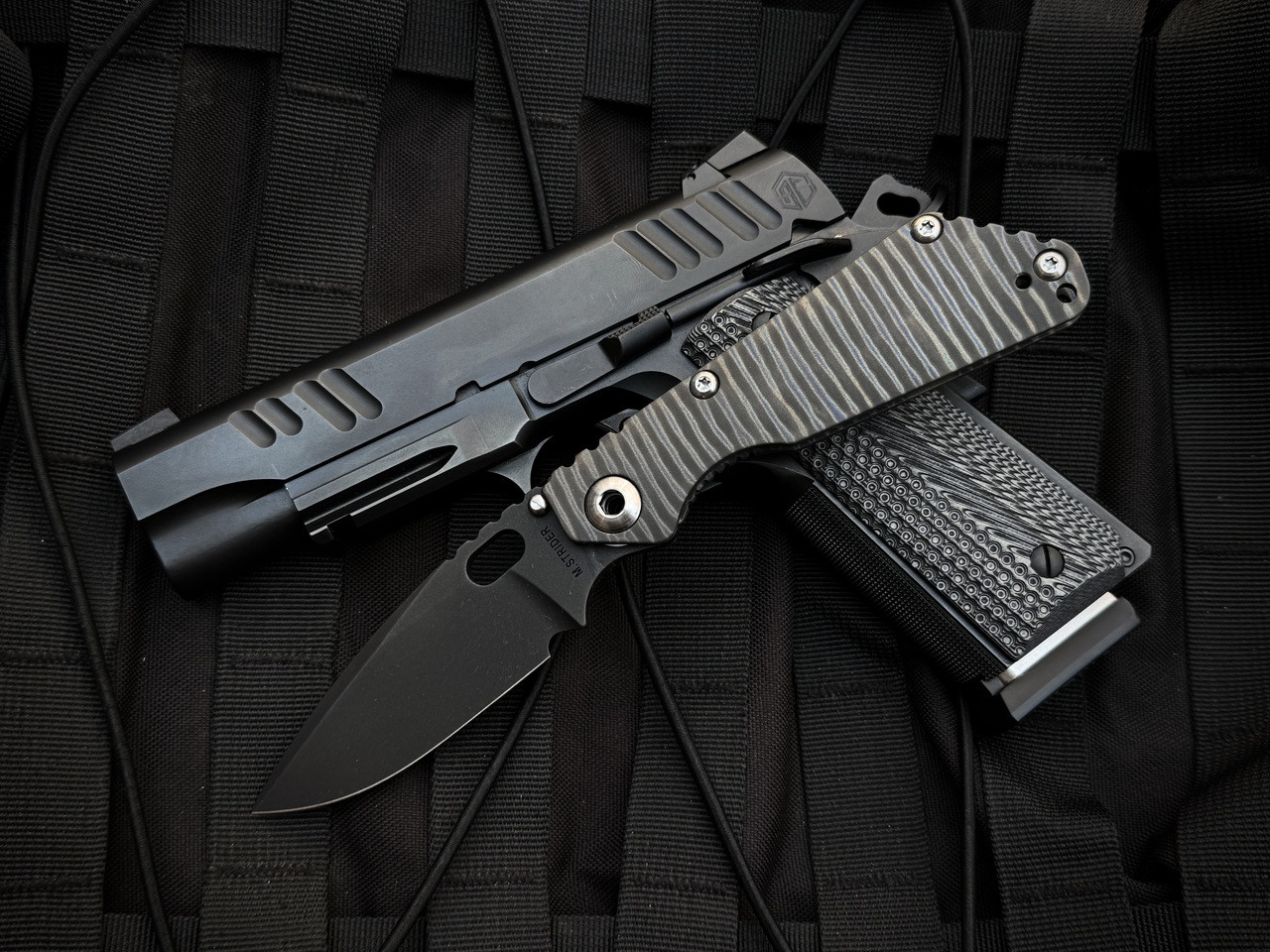 Strider SnG CC Folder Flamed Titanium Body w/ 20CV DLC Plain Edge