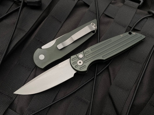 Pro-Tech TR-3 OD Green Grooved Handle w/ Bead Blast 154CM Blade (3.375”) Pro-Tech TR-3 OD Green Grooved Handle w/ Bead Blast 154CM Blade (3.375”)