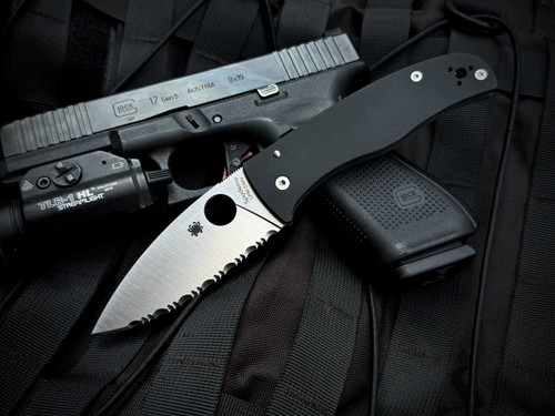 Spyderco Bodacious Folder Black G10 Body w/ S30V Full Serrated Blade (3.63") C263GS