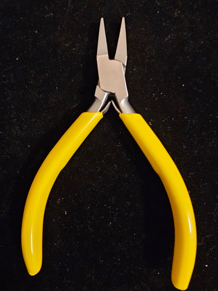 Flat Nose Plier W/Spring