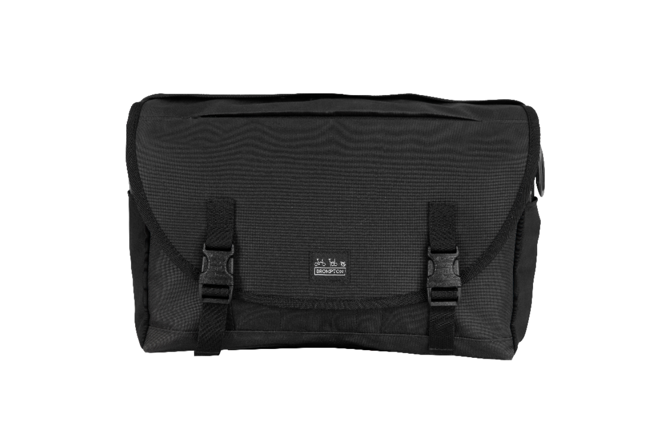 Metro Messenger Bag Medium in Black Black , 