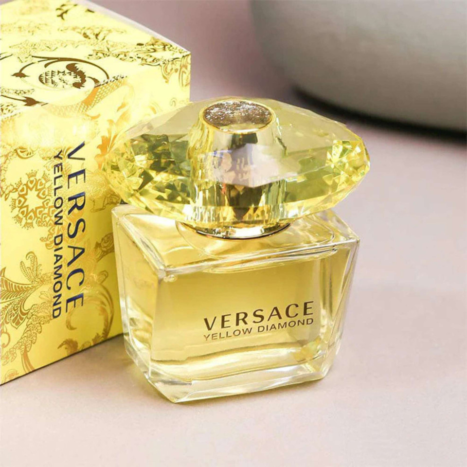 Versace - Yellow Diamond - Eau de Toilette - Fragrance - Womens 8011003804559 Versace - Yellow Diamond - Eau de Toilette - Fragrance - Womens 8011003804559