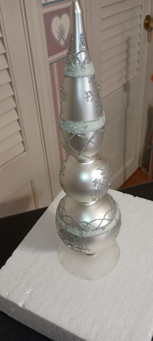 K&K INTERIORS 13" RHINESTONE SNOWFLAKE TABLETOP-NEW