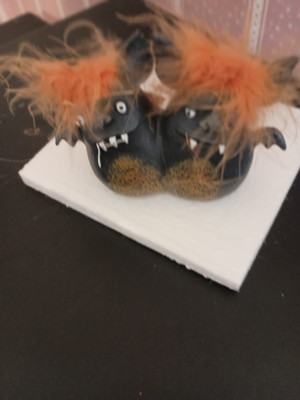 DEPT. 56 -HALLOWEEN-WITCH HOLLOW ACCESSORY- YIN AND YANG BATS