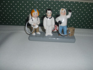 DEPT. 56- SNOW VILLAGE ACCESSORY- ONE GIANT STEP!