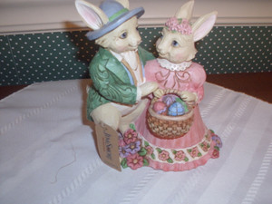 JIM SHORE-2019 EASTER FIGURINE- BUNNY COUPLE WITH EASTER BASKET-NEW IN BOX