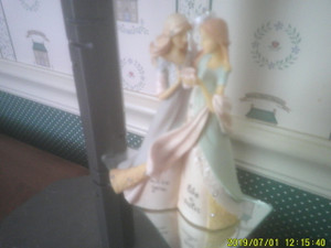 2019 FOUNDATIONS BY ENESCO- LOVE YOU LIKE A SISTER ANGEL ORNAMENT- NEW IN BOX