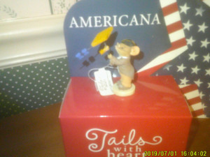 2020 TAILS WITH HEART-AMERICAN MOUSE FIGURINE-BEN FRANKLIN