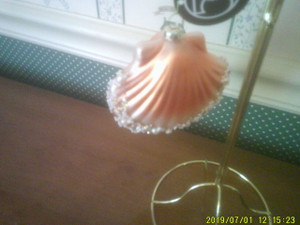 DEPT 56-2019 COAST TO COAST GLASS PACIFIC GOLD SCALLOP SHELL ORNAMENT-NEW