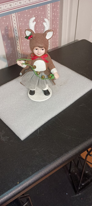 BETHANY LOWE HOLIDAY FIGURINE- REINDEER LILY-NEW