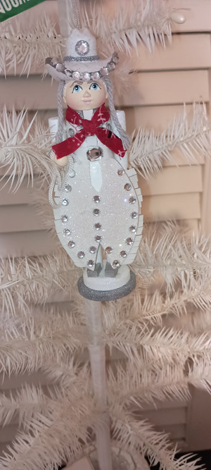 KURT ADLER-2023-HOLLYWOOD NUTCRACKER ORNAMENT- COWGIRL-NEW
