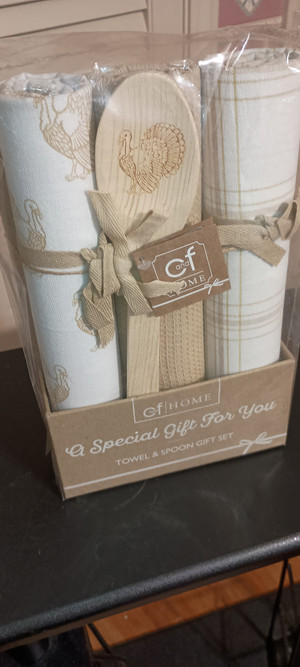 C&F HOME-2024 TURKEY TIME & PLAID KITCHEN TOWELS & SPOON GIFT SET.