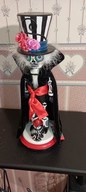 KURT ADLER- HALLOWEEN HOLLYWOOD DAY OF THE DEAD NUTCRACKER.NEW IN BOX
