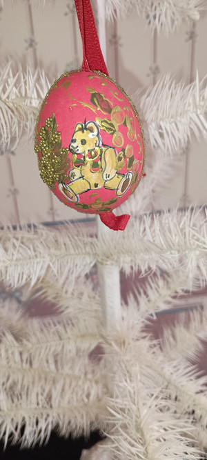 PETER PRIESS-2019 CHRISTMAS  EGG SHELL ORNAMENT-TEDDY BEAR-NEW