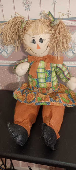 WORTH IMPORTS-22" AUTUMN SCARECROW SITTING GIRL-NEW