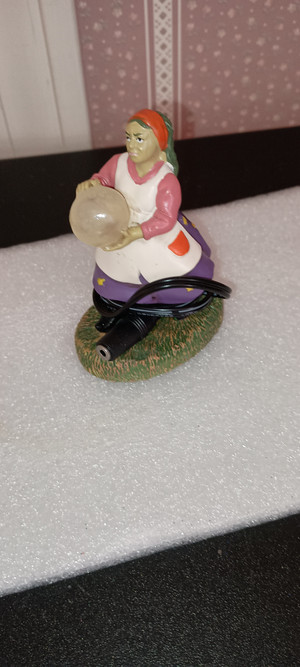 DEPT. 56 2021- HALLOWEEN VILLAGE ACCESSORY- A CRYSTAL CAVE MYSTIC-NEW IN BOX