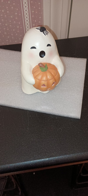 BETHANY LOWE-HALLOWENN-2023 FIGURINE-TRICK OR TREAT GHOST GILBERT-NEW