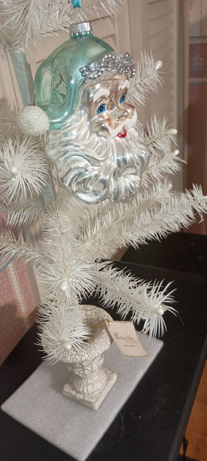 KURT ADLER- 2020 GLASS BLUE SANTA HEAD ORNAMENT.NEW