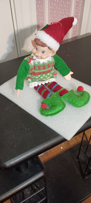KURT ADLER- 2022 FABRIC CHRISTMAS ELF  ORNAMENT-GREEN SWEATER-NEW