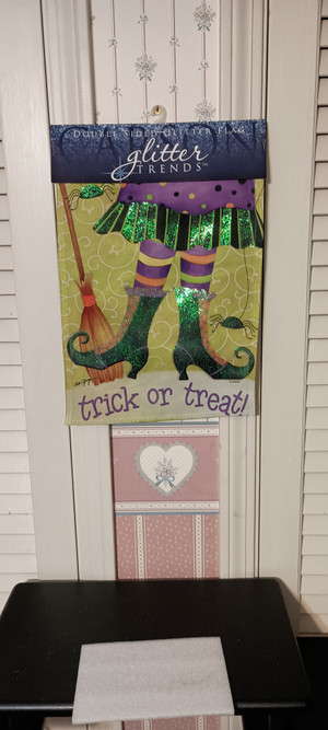 FLAGTRENDS-GLITTER TRENDS GARDEN FLAG-WITCH FEET-MIP