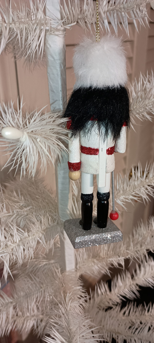 KURT ADLER 6" WOODEN NUTCRACKER ORNAMENT-WHITE FUR HAT-NEW