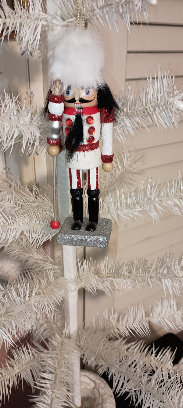 KURT ADLER 6" WOODEN NUTCRACKER ORNAMENT-WHITE FUR HAT-NEW
