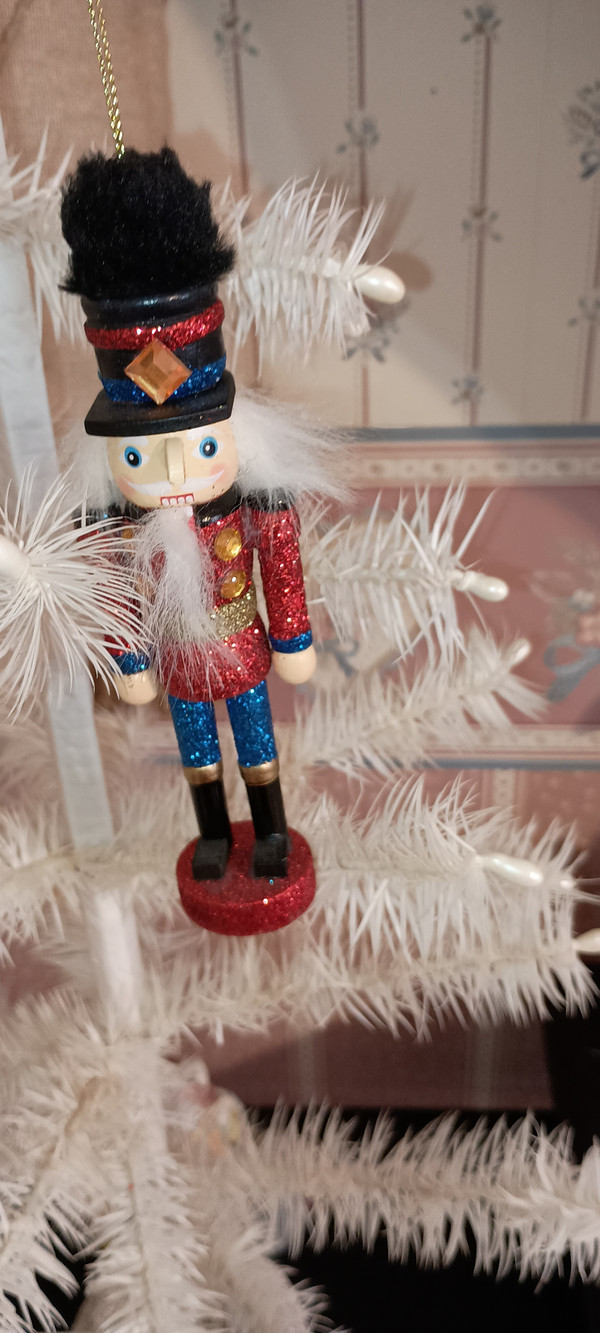 KURT ADLER 6" WOODEN NUTCRACKER ORNAMENT-BLACK FUR HAT-NEW