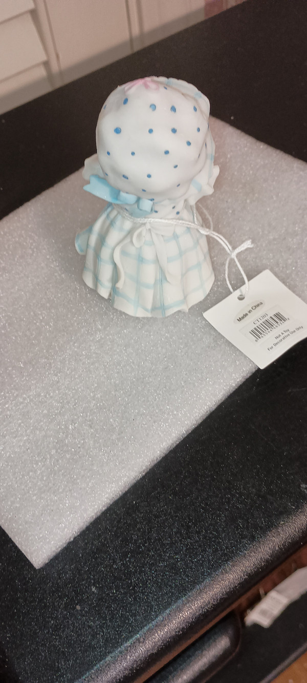 CHERISHED TEDDIES 2012 CLUB MEMBERS ONLY FIGURINE- SALLY