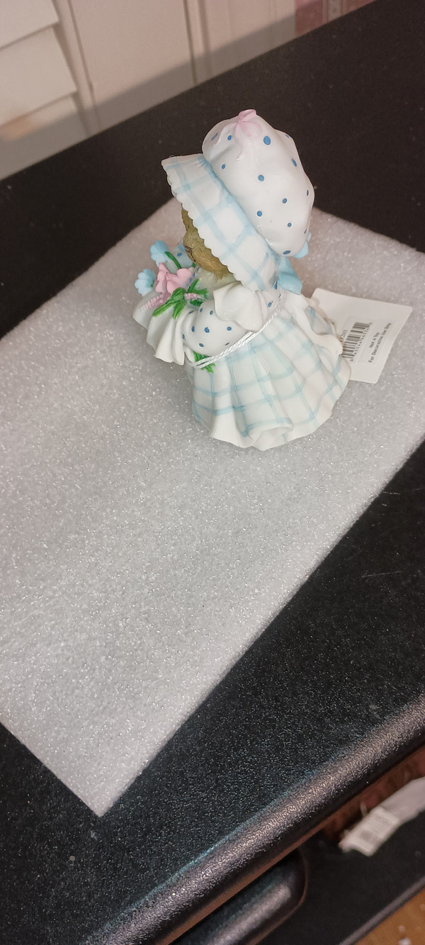 CHERISHED TEDDIES 2012 CLUB MEMBERS ONLY FIGURINE- SALLY