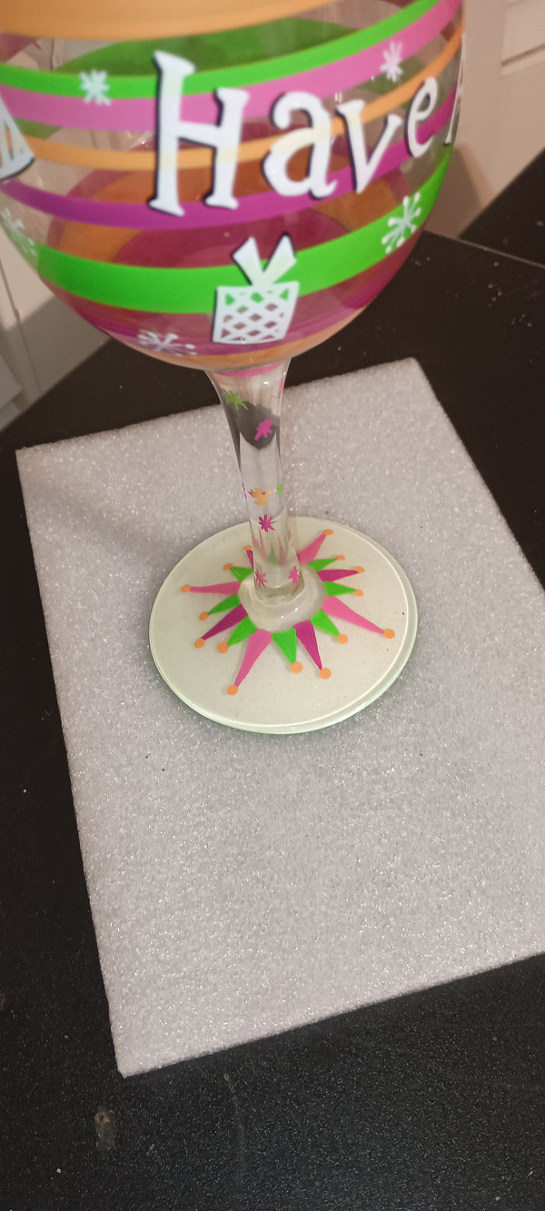 ENESCO-LOLITA WINE GLASS-2019- COOL YULE
