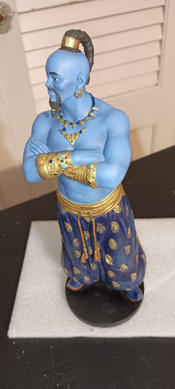 DISNEY-GENIE FROM ALADDIN-LIVE ACTION FIGURINE- NEW IN BOX.