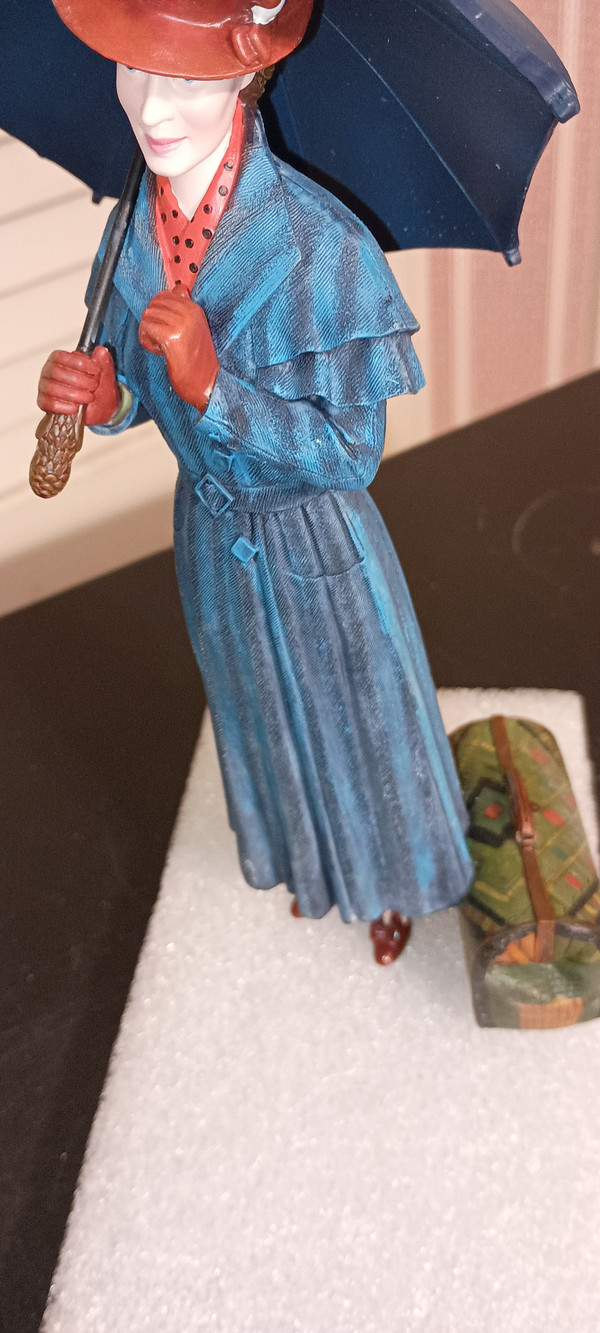 DISNEY SHOWCASE-MARY POPPINS RETURNS FIGURINE-NEW IN BOX