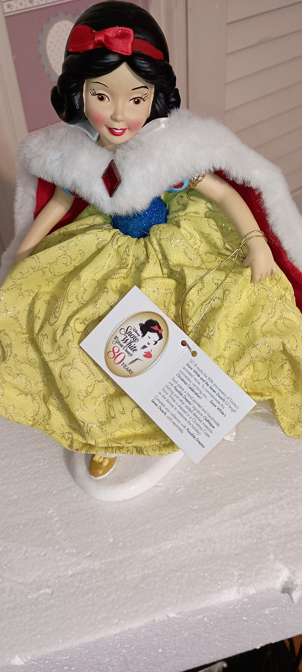 POSSIBLE DREAMS/DISNEY-SNOW WHITE'S CHRISTMAS CELEBRATION-NEW IN BOX