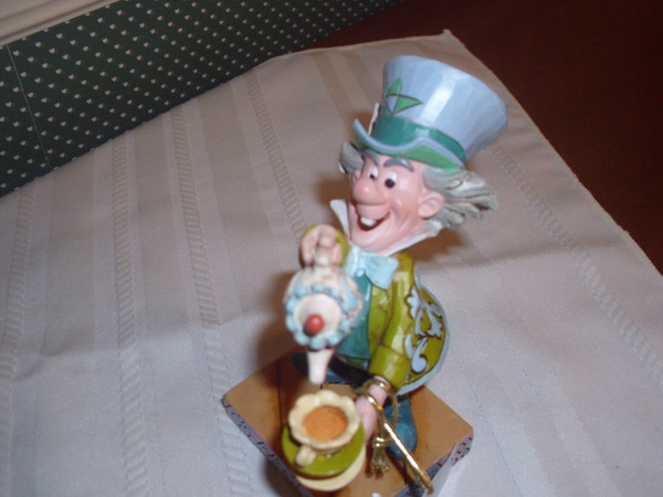 DISNEY TRADITIONS/JIM SHORE MAD HATTER FIGURINE FROM ALICE IN WONDERLAND-NEW IN BOX