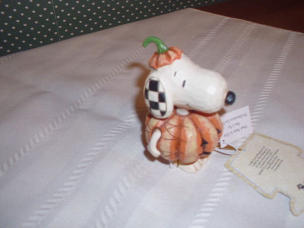 JIM SHORE/PEANUTS-MINI HALLOWEEN  PUMPKIN FIGURINE-NEW IN BOX