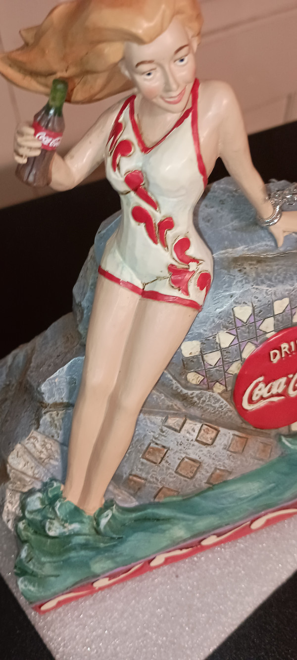 JIM SHORE-2017 COCA COLA FIGURINE- "BLONDE BEAUTY" FIGURINE-NEW IN BOX