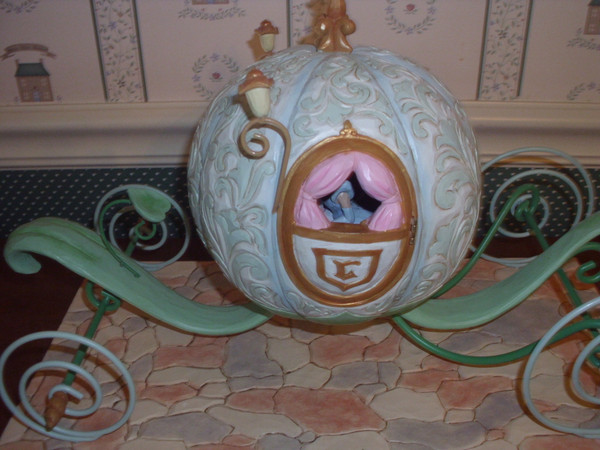 DISNEY TRADITIONS/JIM SHORE FIGURINE- PUMPKIN COACH WITH CINDERELLA-NEW IN BOX