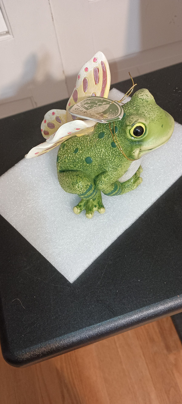 DEPT.56 GARDEN GUARDIANS-GUARD-SLICK THE FROG-NEW