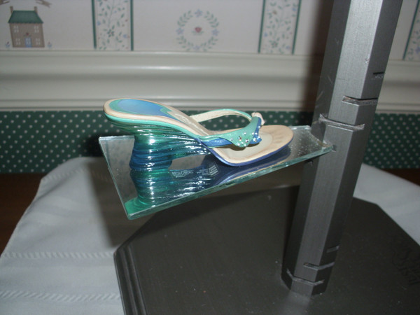 JUST THE RIGHT SHOE CLUB MEMBERS 2002 FIGURINE FIRE AND WATER-BOX/COA19.99