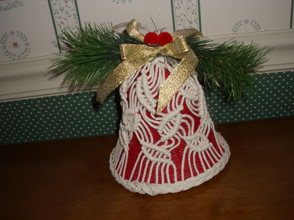 GALLERIE 11 MACRAME BELL ORNAMENT