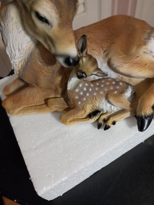 JOSEPH STUDIO-LAYING DEER-2 FIGURE PIECE