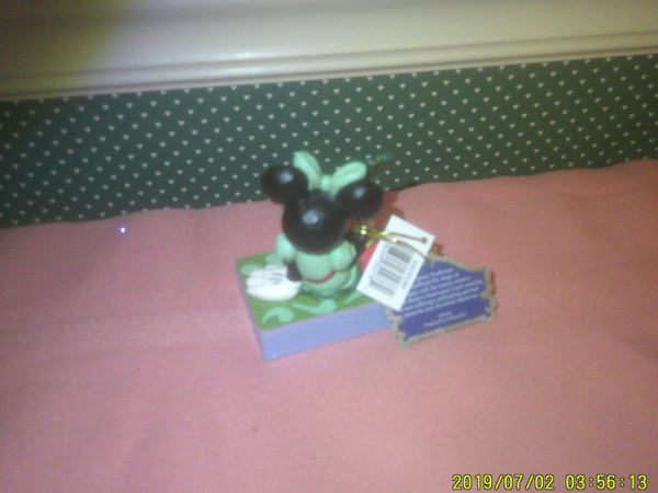 DISNEY/JIMSHORE-MINNIE SHAMROCK PERSONALITY POSE FIGURINE-NEW IN BOX