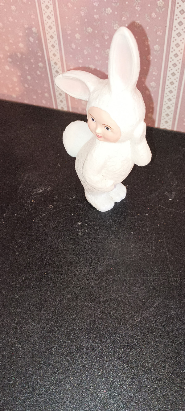 BETHANY LOWE-2023-EASTER- FIGURINE-POSING SPARKLE BUNNY-NEW