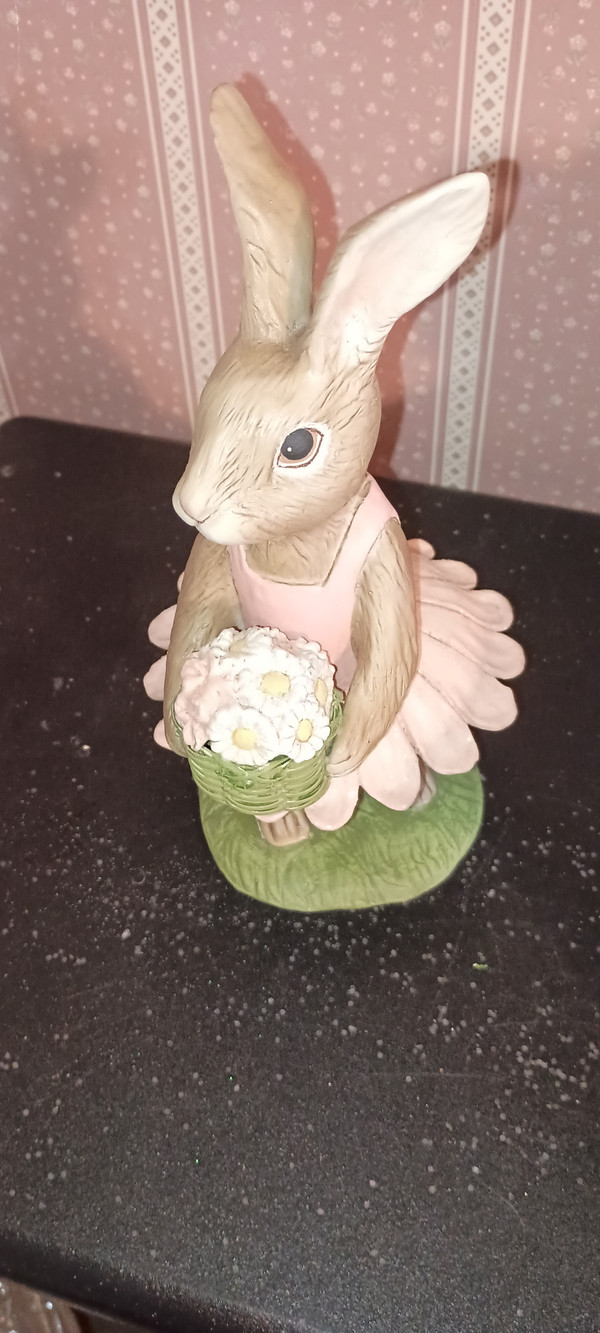 BETHANY LOWE EASTER FIGURINE-DAISY BUNNY-NEW