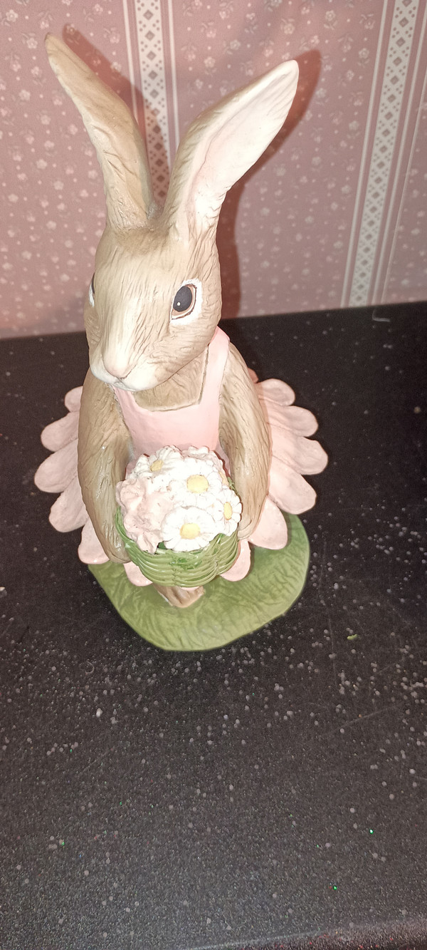 BETHANY LOWE EASTER FIGURINE-DAISY BUNNY-NEW