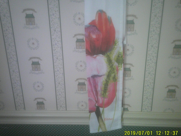 C&F HOME-TULIP KITCHEN TOWEL-NEW